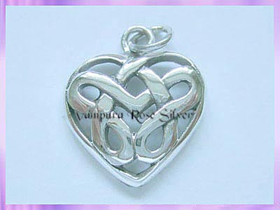 CP17-5 Celtic Heart Pendant
