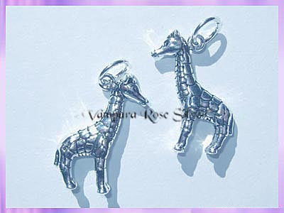 CHA37 Giraffe Pendant