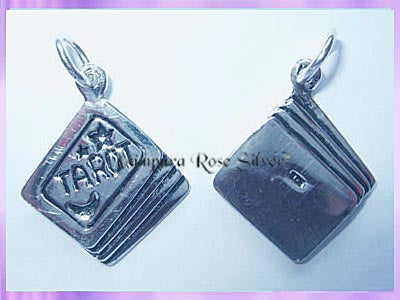 CHA39 Tarot Deck Charm