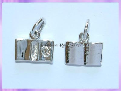 CHA3 3D Book of Shadows Charm - VRS