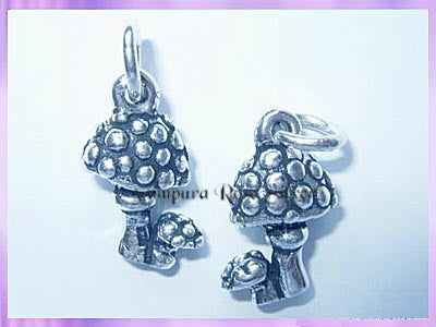 CHA43 Toadstool Charm