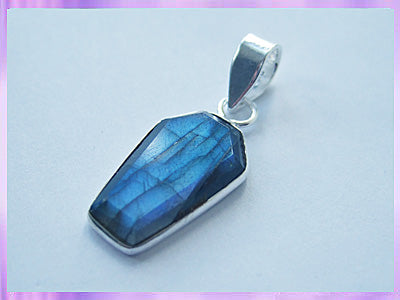 CLP3 Labradorite Coffin Pendant - VRS