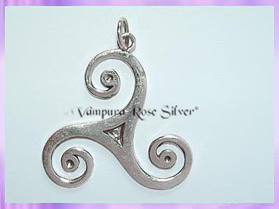 CP13-28 Celtic Triskele Pendant (Lge)