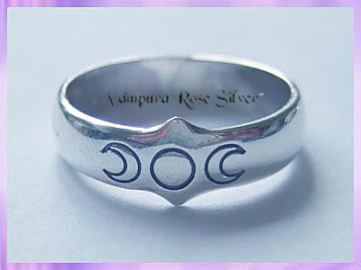 EB16 Triple Moon Ring - VRS
