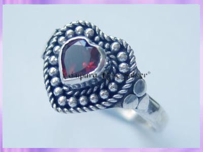HR2 Garnet Love Heart Ring