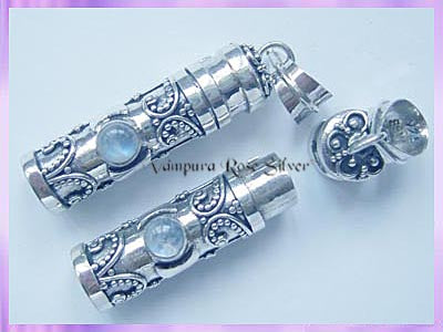 PB5 Triple Moon Poison Locket - Moonstone - VRS