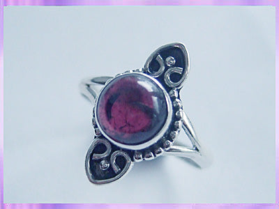 RS20 Garnet Planchette Ring