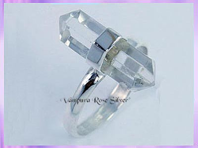 RS22 Quartz Crystal Ring - VRS