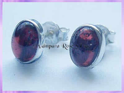 ST1 Stud Earrings - Garnet - Oval