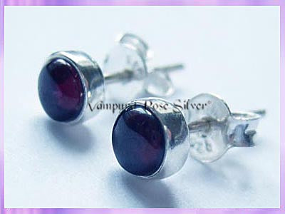 ST2 Stud Earrings - Garnet - Round