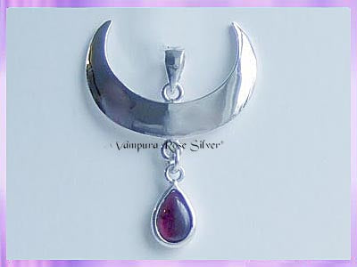 WMB2 Crescent Moon Pendant - Garnet - VRS